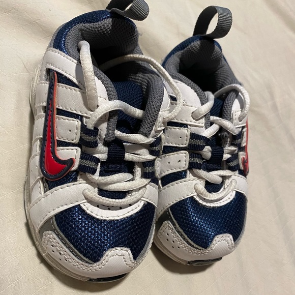 nike infant size 4